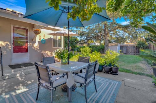 1700 Kenneth Dr, Turlock CA 95380-3421 exterior