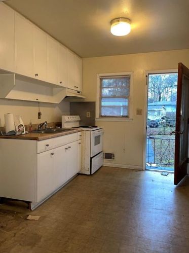 3230 Logan Pl, Atlanta GA  30354-1227 exterior