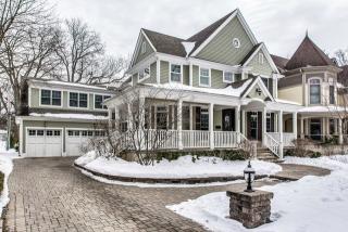 650 Wright St, Naperville, IL 60540-6734