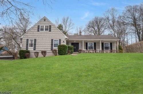 51 Dorothy Dr, Morristown, NJ 07960-4916