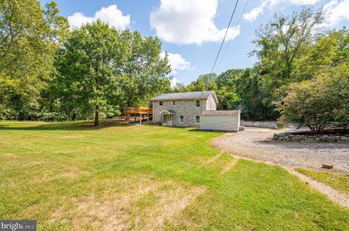 365 Big Oak Dr, Shepherdstown WV 25443-4598 exterior