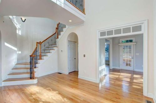 1011 Persimmon Creek Dr, Bishop, GA 30621-1372