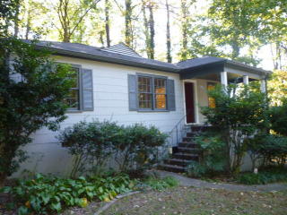 696 Skyview Dr, Marietta, GA 30060-1522