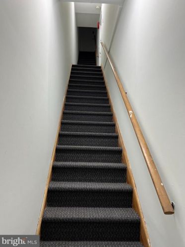 626 8th St, Philadelphia, PA 19123-3402