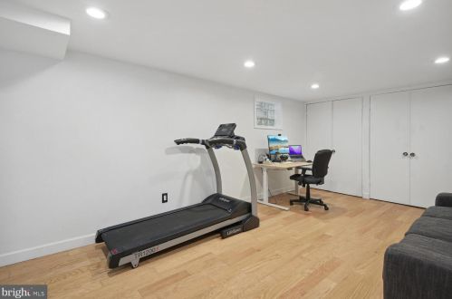 2400 Seminary Rd, Silver Spring MD 20910-1368 exterior