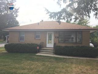 1421 Hosmer St, Joliet, IL 60435-4043