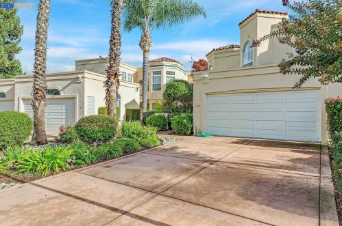 1235 Christobal Privada, Mountain View, CA 94040-3575