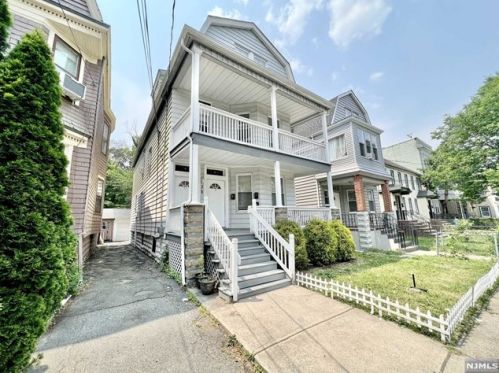 38 Prospect St, Bloomfield, NJ 07003-3225