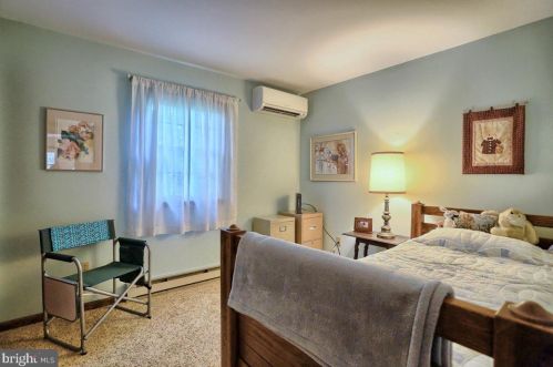 2122 Walnut Bottom Rd, Carlisle PA 17015-9122 exterior