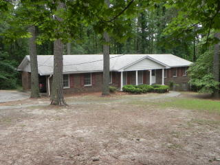 6320 Jones Rd, Atlanta GA  30349-1565 exterior