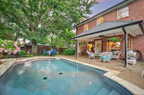 912 Glen Abbey Dr, Midlothian TX  76063-3716 exterior