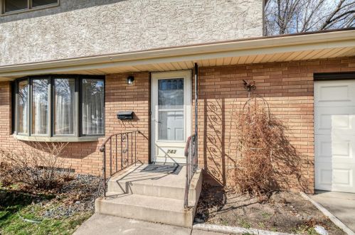 743 Iowa Ave, Saint Paul MN  55106-1017 exterior