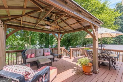 1339 Elizabeth Ln, Atlanta GA  30344-1724 exterior
