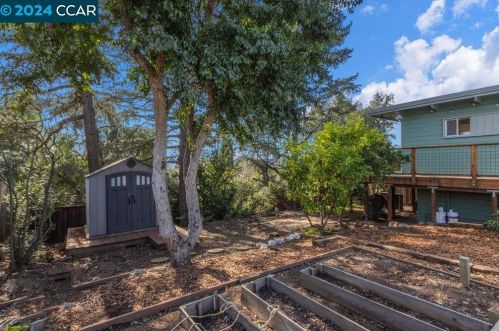 1945 Encima Dr, Concord CA  94519-2207 exterior
