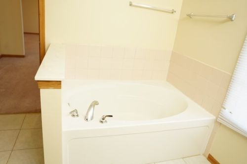 379 Palmer Dr, Lemont IL  60490-2039 exterior