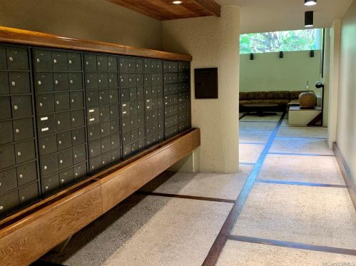 55 Judd St, Honolulu HI  96817-2633 exterior