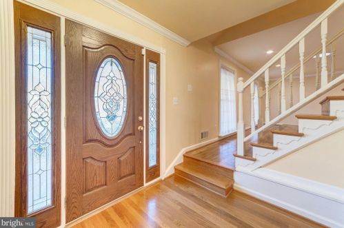 8405 Fenwood Dr, Springfield, VA 22152-1608