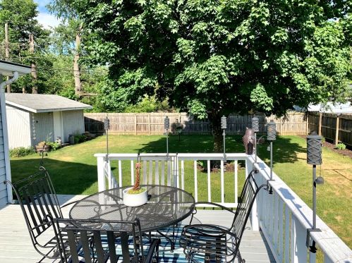 1516 Woodland Dr, Sycamore IL  60178-1042 exterior