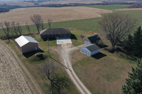 21886 590th St, Plainview, MN 55964-3176