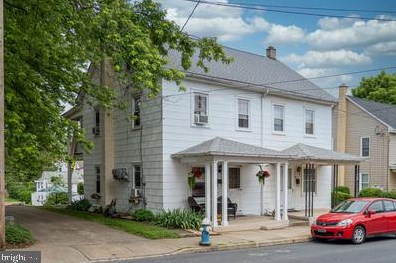 42 Fulton St, Ephrata, PA 17522-2413