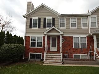 749 Tiffany Ct, Antioch, IL 60002-1137