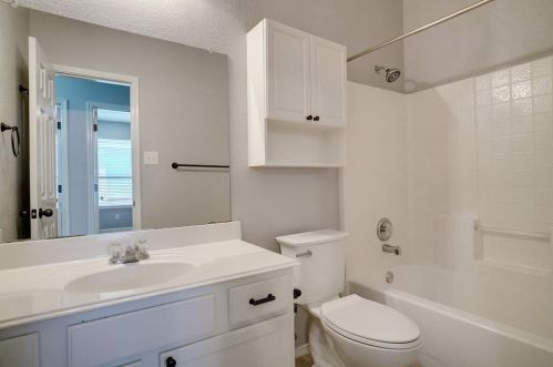 5829 Arena Cir, Fort Worth TX  76179-2369 exterior