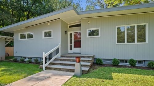 29 Cherry Brook Dr, Princeton, NJ 08540-7710