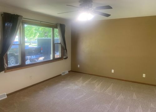 819 Greglynn St, Rockford, IL 61115-1275