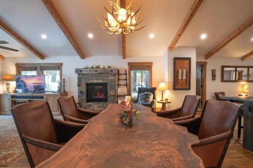 13595 Hansel Ave, Truckee CA  96161-6242 exterior