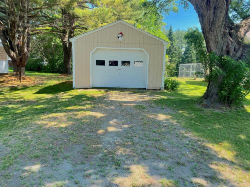 17 Airport Rd, Norridgewock, ME 04957-3929