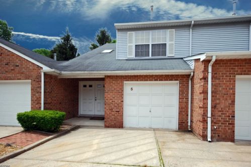 5 Gerald Ct, Lebanon, NJ 08833-2108