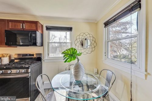 903 Robin Rd, Silver Spring MD  20901-1872 exterior