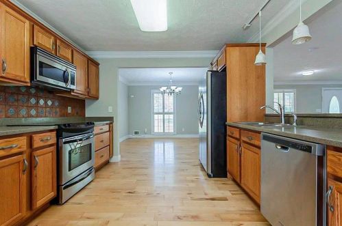 2528 Country Club Dr, Conyers GA  30013-4959 exterior