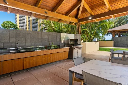 1288 Ala Moana Blvd, Honolulu HI  96814-4204 exterior