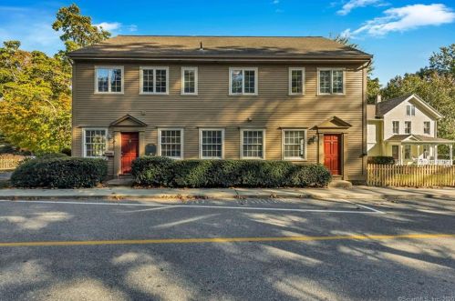 11 Main St, Essex, CT 06426-1029