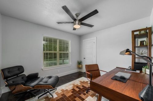 2116 Rockwood Dr, Carrollton TX 75007-5723 exterior