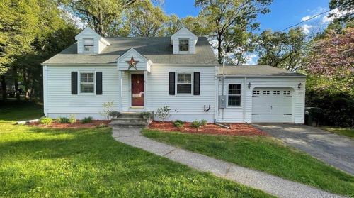 40 Kiefer Rd, Southington, CT 06489-4111