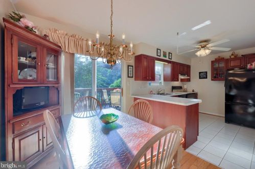 1026 Monticello Ln, Lancaster PA  17603-9409 exterior