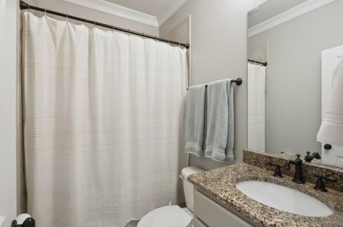 2574 Ashford Rd, Atlanta GA  30319-3204 exterior