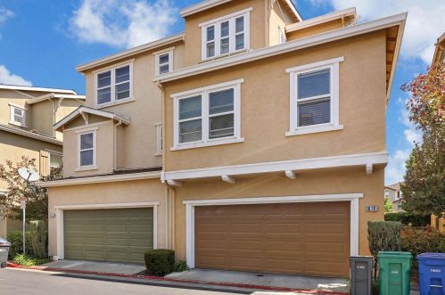 1074 Old Oak Ln, Hayward, CA 94541-6200