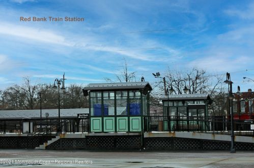 19 Leroy Pl, Tinton Falls NJ  07701-1723 exterior