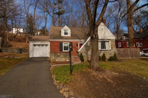 21 Shenandoah Pl, Morristown, NJ 07960-3729