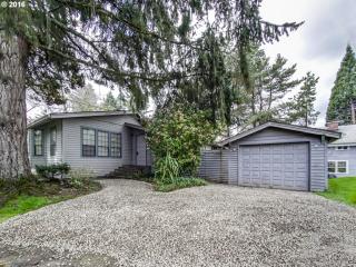 8149 39th Ave, Portland, OR 97219-3612