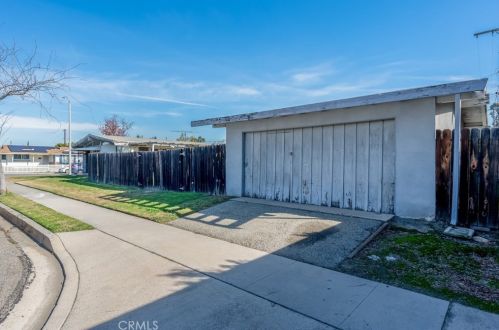 1430 Chalet Ave, Anaheim CA  92802-2147 exterior