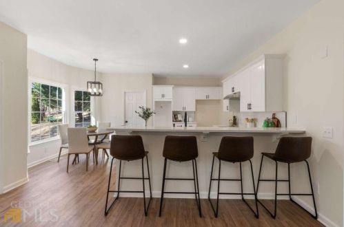 4860 Highland Lake Dr, Atlanta GA  30349-3913 exterior