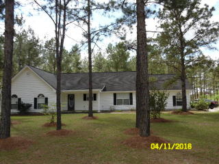 135 Larkspur Dr, Douglas, GA 31535-6560