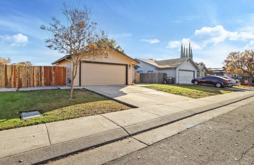 1447 Capitola Cir, Stockton, CA 95206-4894