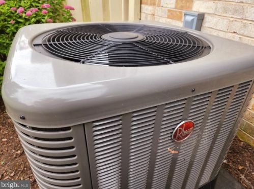 50 Valleybrook Dr, Lancaster PA  17601-4612 exterior