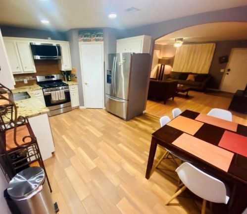 7208 Bennett Ave, Austin, TX 78752-2701