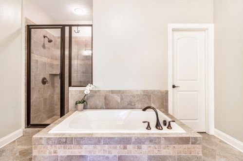 2130 Havenwood Trl, Atlanta GA  30319-4018 exterior